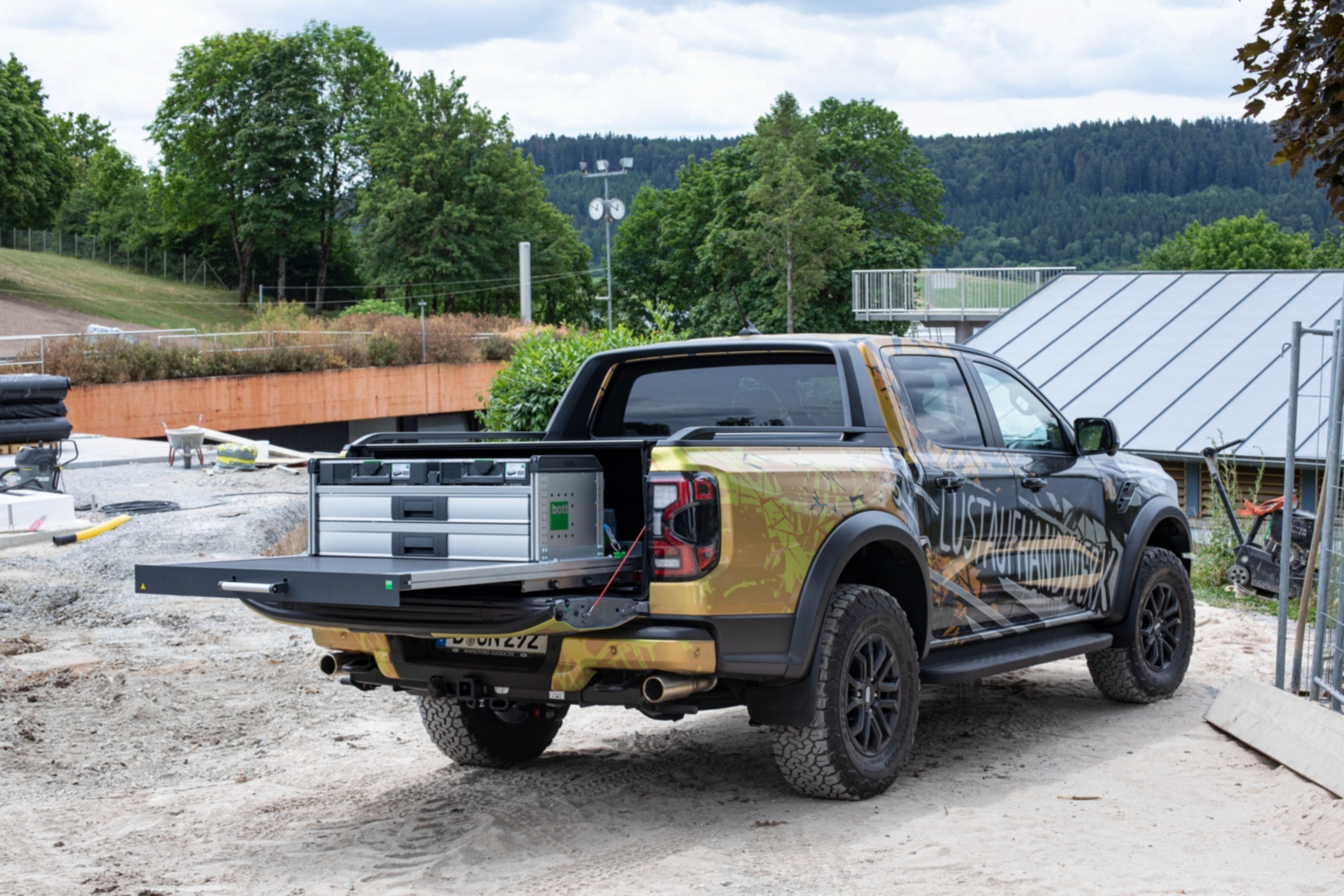 Ford Raptor mit bott vario3 Fahrzeugeinrichtung